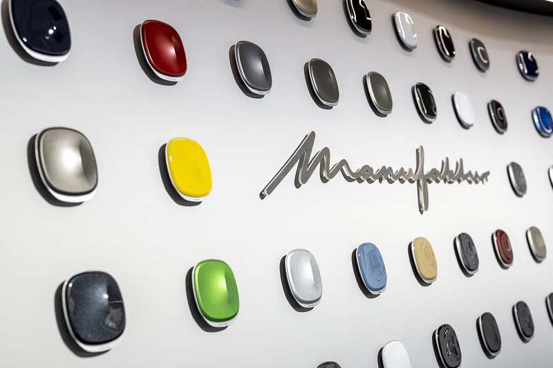 05.車展期間，梅賽德斯-奔馳將呈現(xiàn)“MANUFAKTUR匠心高定”的更多個性化選擇，詮釋至美至臻的更多可能.jpg