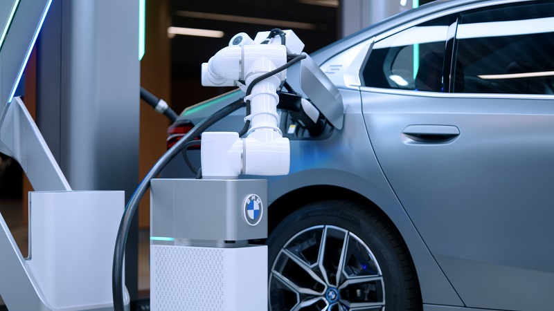 02.BMW自動充電機(jī)器人.jpg